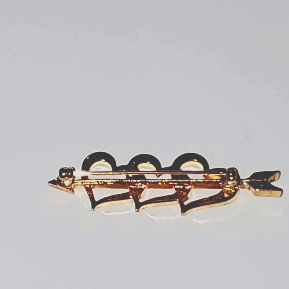 1980s Vintage Avon Gold-toned Triple Rhinestone Hearts Pin Brooch